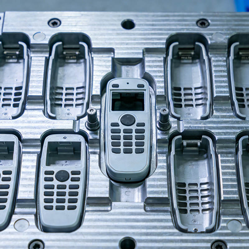 Precíziós fröccsöntő forma kisméretű, nagy üregű távirányítóházakhoz